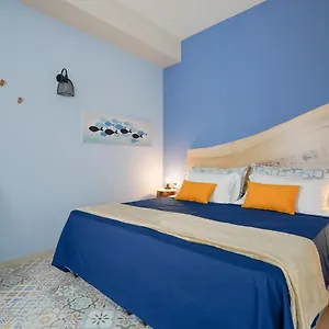 Mediterranea Apartment- Station - Free Wifi&netflix Appartamento
