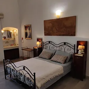 Very Apartment, By Shops, Bars, Restaurants Appartamento