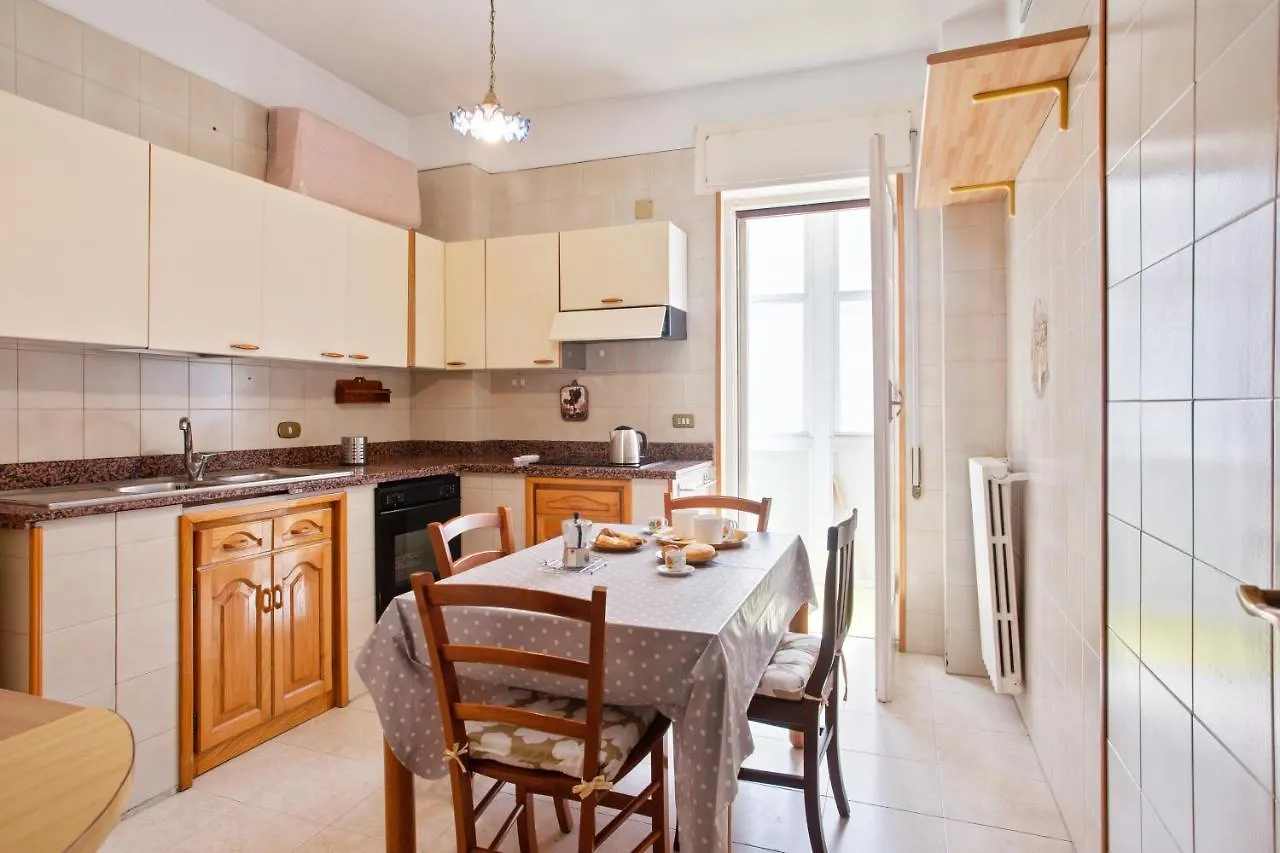 Pane & Pomodoro Beach Roomy Flat Bari Apartment