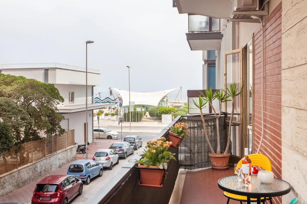 Pane & Pomodoro Beach Roomy Flat Bari Apartment